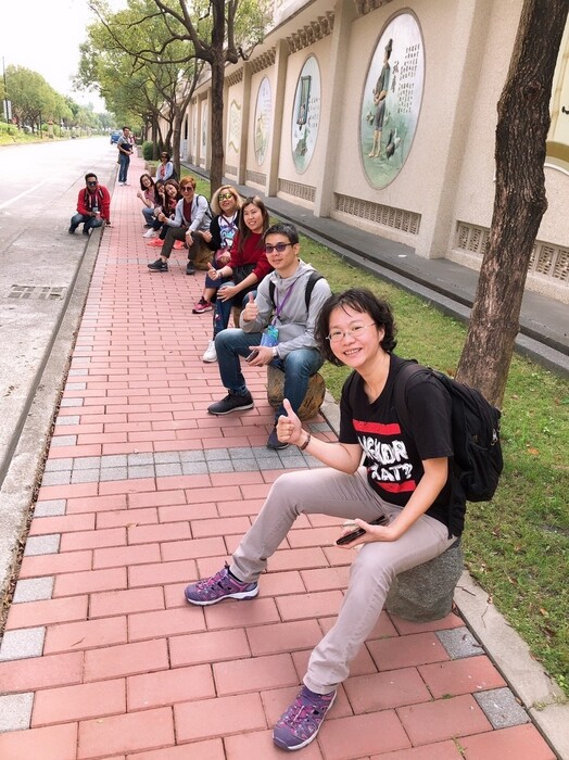 Short rest after a long walk in Buddha Memorial Hall